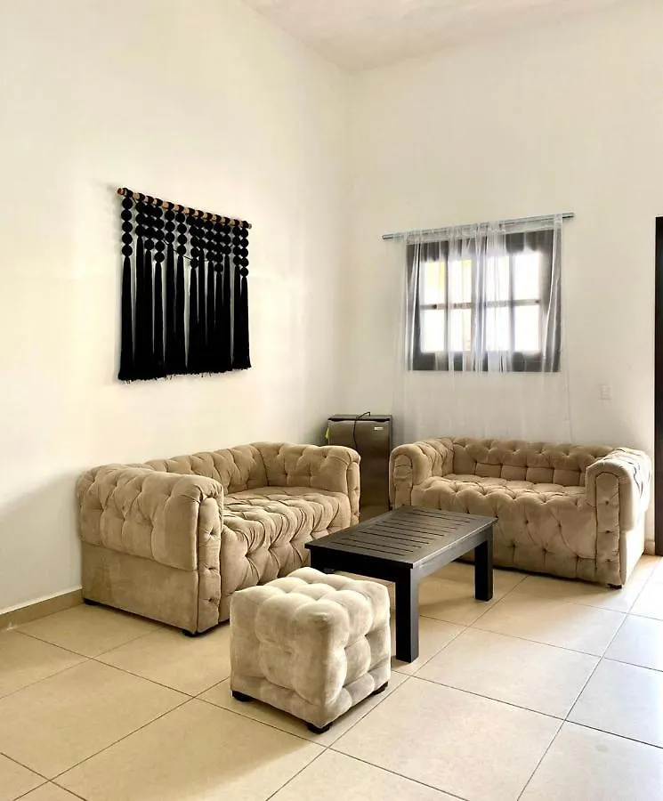 We Playa Hotel Playa del Carmen Albergue